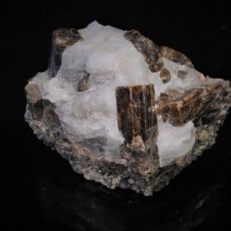 Vésuvianite variété Duparcite, Mine Azegour, Haut-Atlas, Maroc.