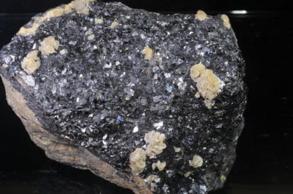 Sphalérite (blende) et sidérite, Carrière du Rivet, Peyrebrune, Tarn.