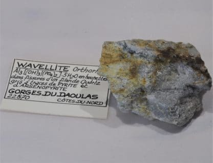 Wavellite, Pyrite et Arsénopyrite , Gorges du Daoulas, Cotes-d’Armor, Bretagne.