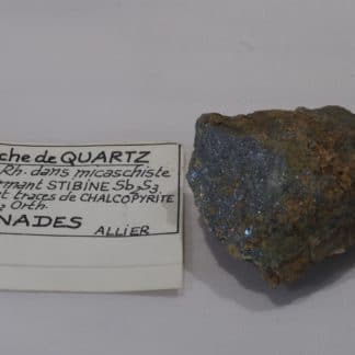 Stibine et Chalcopyrite dans du Quartz, Nades, Allier.