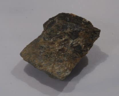 Stibine et Chalcopyrite dans du Quartz, Nades, Allier.