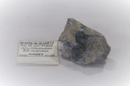 Stibine dans du Quartz, Nades, Allier, Auvergne.