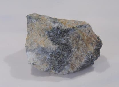 Stibine dans du Quartz, Nades, Allier, Auvergne.