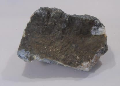 Stibine dans du Quartz, Nades, Allier, Auvergne.