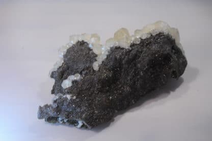 Calcite sur Sphalérite (blende), Trèves, Gard.