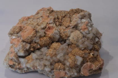 Wulfénite, Fluorine et Barytine, Lantignié, Beaujeu, Rhône.