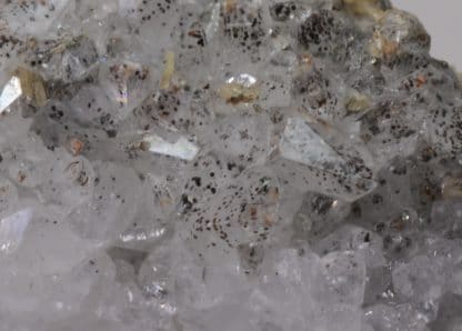 Barytine sur Calcite à inclusions de Pyrite, Glageon, Nord, Hauts-de-France.