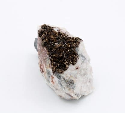 Goethite sur quartz, mine de Bou Azzer, Maroc.