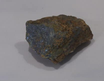 Stibine et Chalcopyrite dans du Quartz, Nades, Allier.