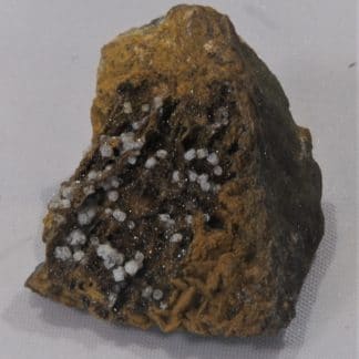 Willemite sur Sidérite, carrière du Rivet, Peyrebrune, Tarn.