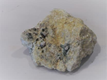 Titanite (Sphène) et Anatase, Entre Deux Roches, La Lauzière, Savoie.