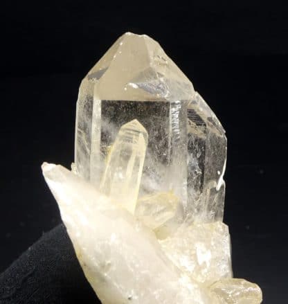 Quartz limpide, carrière de Bierghes, Brabant Wallon, Belgique.