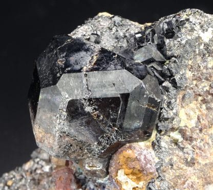 Grenat andradite (Melanite), Copiapo, Atacama, Chili.