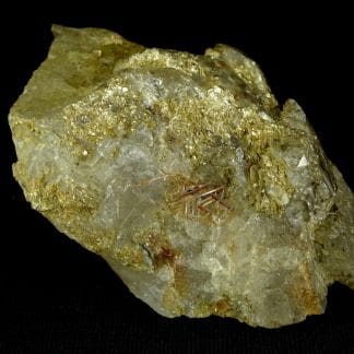 Rutile (sagénite) sur quartz, Saint-Gothard, Uri, Suisse.
