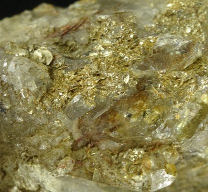 Rutile (sagénite) sur quartz, Saint-Gothard, Uri, Suisse.