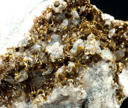 Goéthite et calcite, mine d'Aghbar, Zagora, région du Drâa-Tafilalet, Maroc.