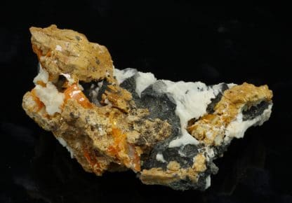 Wulfénite sur baryte, district minier de Mibladen, Midelt, Maroc.