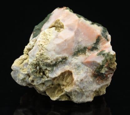 Quartz coloré, région de Ouarzazate, Drâa-Tafilalet, Maroc.