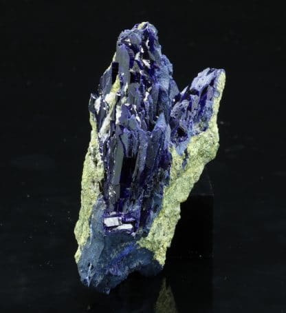 Azurite, district minier de Mibladen, Midelt, région du Drâa-Tafilalet, Maroc.