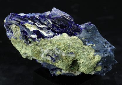 Azurite, district minier de Mibladen, Midelt, région du Drâa-Tafilalet, Maroc.