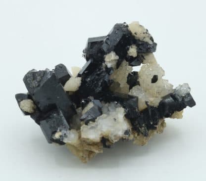 Ilvaite et quartz, Boron Quarry, Dalnegorsk, Russie.