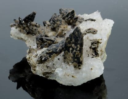 Calcite ferrifère sur Quartz, L’Argentolle, Saône-et-Loire, Morvan.