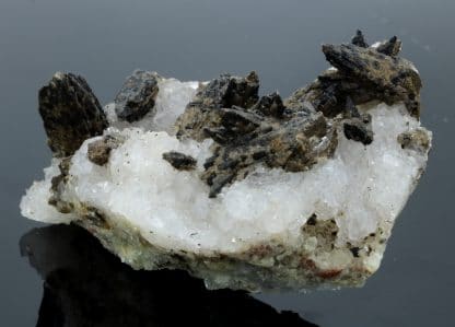 Calcite ferrifère sur Quartz, L’Argentolle, Saône-et-Loire, Morvan.