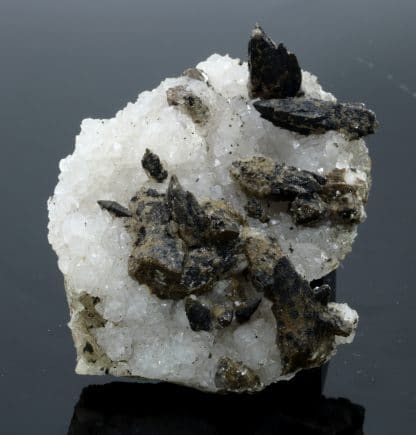 Calcite ferrifère sur Quartz, L’Argentolle, Saône-et-Loire, Morvan.