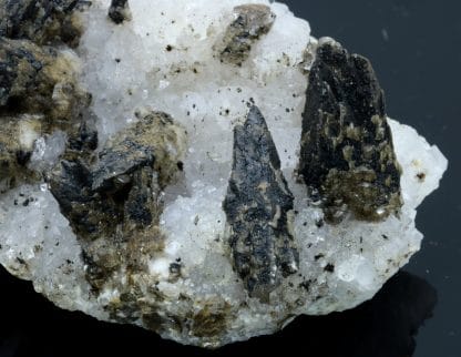 Calcite ferrifère sur Quartz, L’Argentolle, Saône-et-Loire, Morvan.