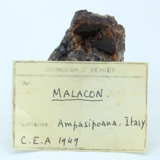 Zircon (Malacon), Ampasipoana, Itasy, Madagascar.