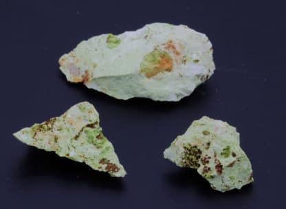 Chenevixite en micro cristaux, en provenance d'Algérie, lot de 3.