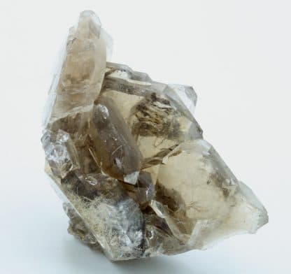 Quartz fumé avec rutile, sud Maevatanana, Madagascar.