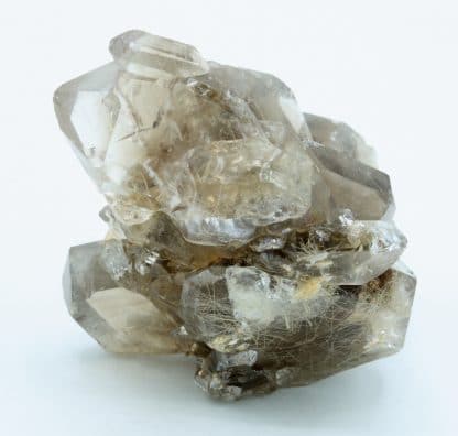 Quartz fumé avec rutile, sud Maevatanana, Madagascar.