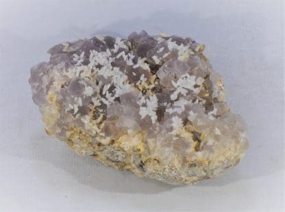 Calcite sur Fluorine, Saint-Georges-les-Bains, Ardèche.