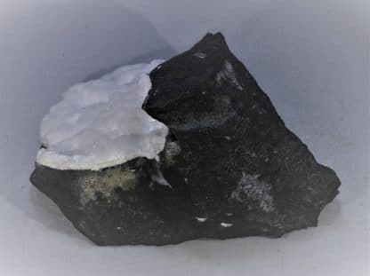 Natrolite, Tacharanite, Puech de Vermus, Espalion, Aveyron.