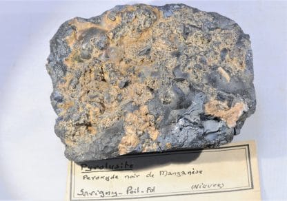 Pyrolusite, Savigny-Poil-Fol, Nièvre.