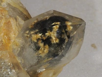 Quartz fantôme et Rutile, Trou de la Fée, Les Deux-Alpes, Isère.