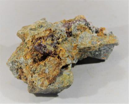 Chalcotrichite (Cuprite), Le Moulinal, Tarn.