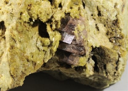 Axinite et Epidote, Chamrousse, Isère.