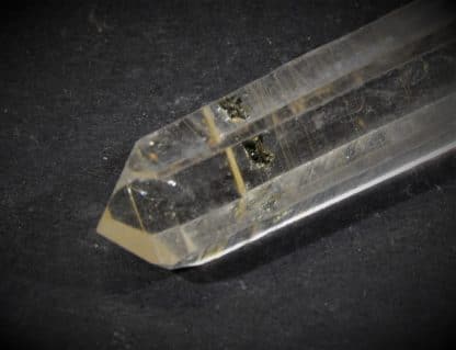 Chalcopyrite dans du Quartz, Mine à Giraud, La Gardette, Oisans, Isère.