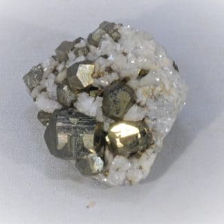 Pyrite maclée sur Dolomite, Batère, Corsavy, Pyrénées-Orientales.