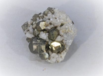 Pyrite maclée sur Dolomite, Batère, Corsavy, Pyrénées-Orientales.