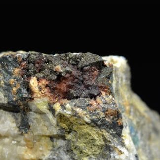 Beudandite sur Tennantite, Azurite, Mas Dieu, Gard.