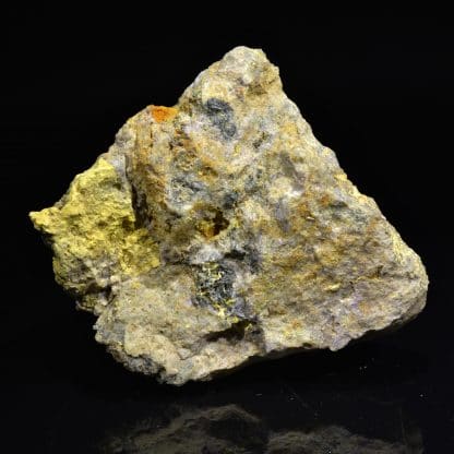 Prixite ou Mimétite, mine des Molérats, Saint-Prix, Saône-et-Loire.