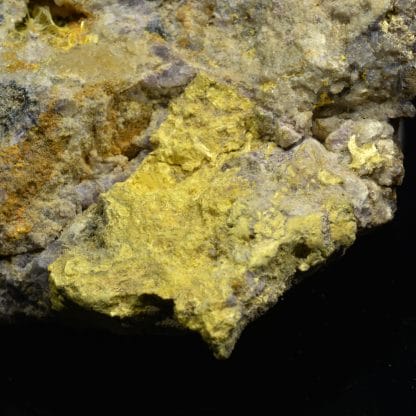 Prixite ou Mimétite, mine des Molérats, Saint-Prix, Saône-et-Loire.