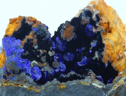 Azurite, goethite et malachite, mine du Moulinal, Rayssac, Tarn.