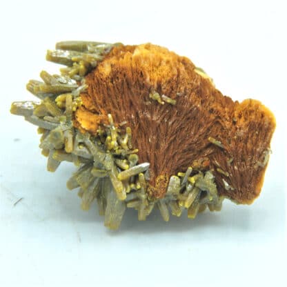 Pyromorphite sur Barytine, Les Farges, Ussel, Corrèze, Limousin.