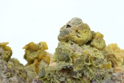 Galène deadbox, mimétite, wulfénite, barytine, fluorite, Lantignié, Rhône.