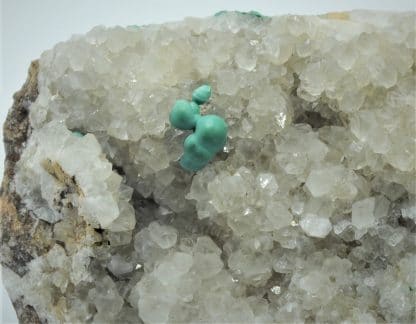 Malachite en boules, sur Quartz fumé, Bouque Payrol, Camarès, Aveyron.