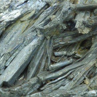 Stibine et quartz de la mine du Dahu à Lubilhac, Haute-Loire.